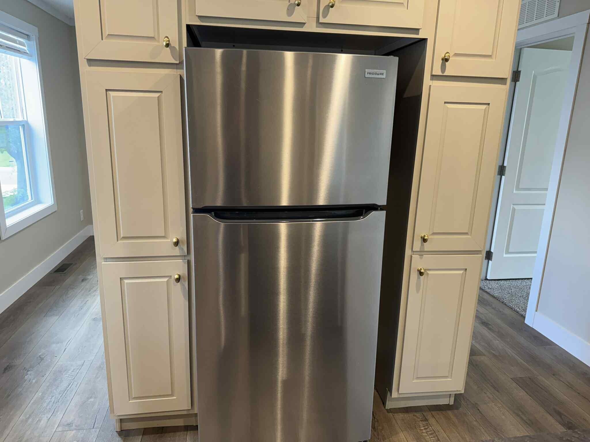 Building Photo - 48571 Lakeview Cir