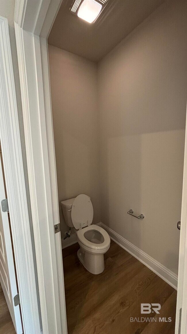 Building Photo - 452 Parkerman Ave