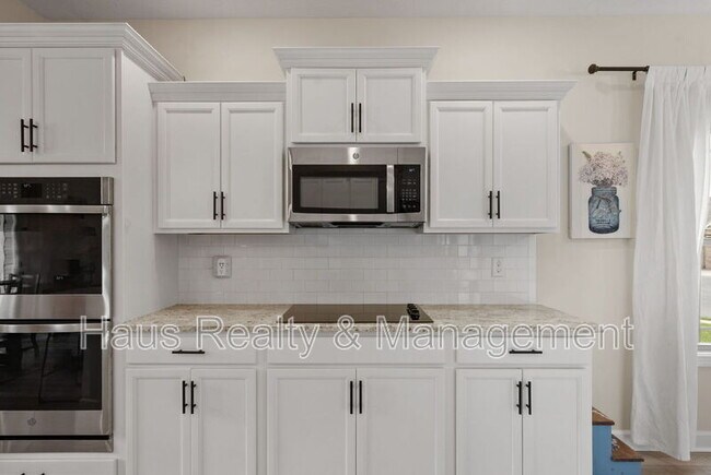 Building Photo - 433 Crestwicke Ct