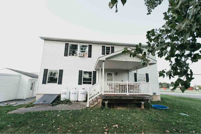 Building Photo - 687 Western Turnpike