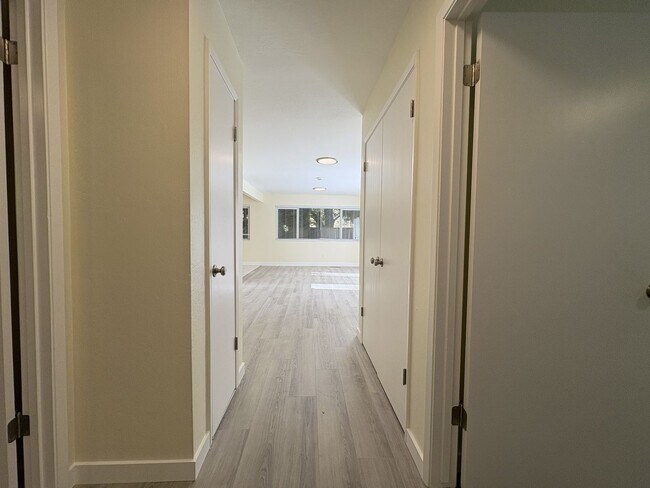 Building Photo - Newly Renovated 2BD/1BA in Palo Alto | Prime Location!