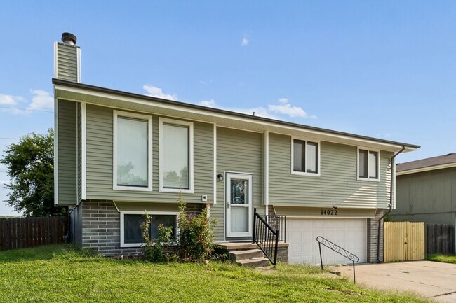 Building Photo - 14022 Virginia St