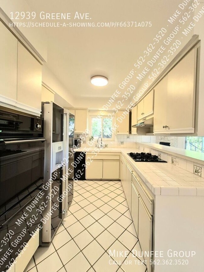 Building Photo - 12939 Greene Ave
