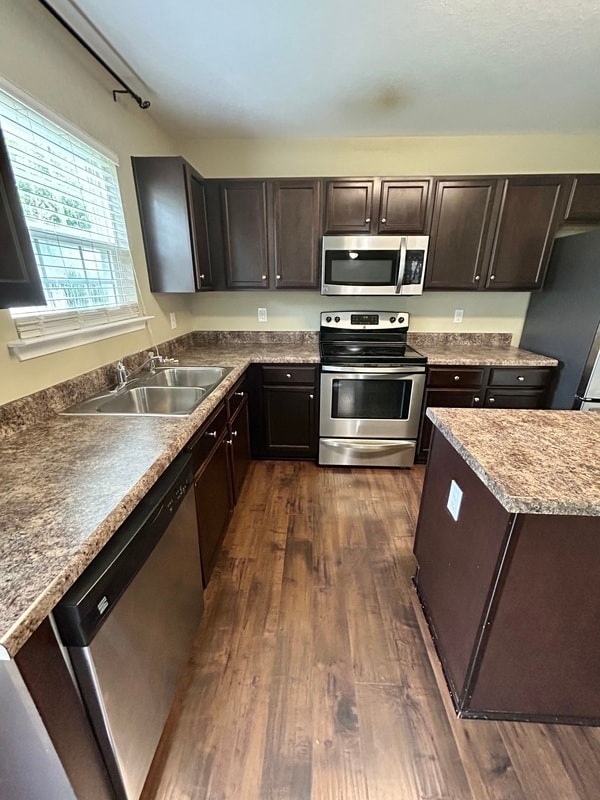 Building Photo - 3987 Tallowtree Ln