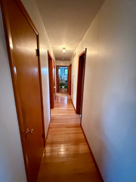 Building Photo - 150 Honness Ln