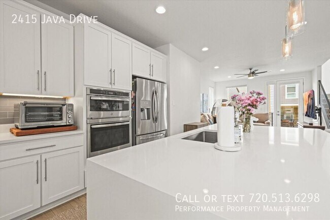 Building Photo - 2415 Java Dr