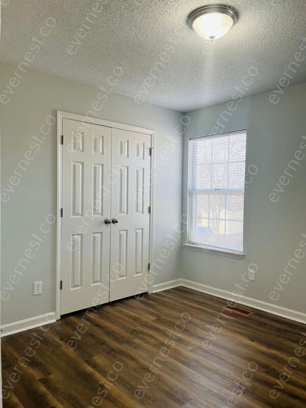 Building Photo - 9601 Marshbrooke Rd