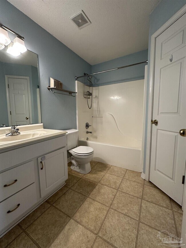 Building Photo - 8096 Castle Pointe Way