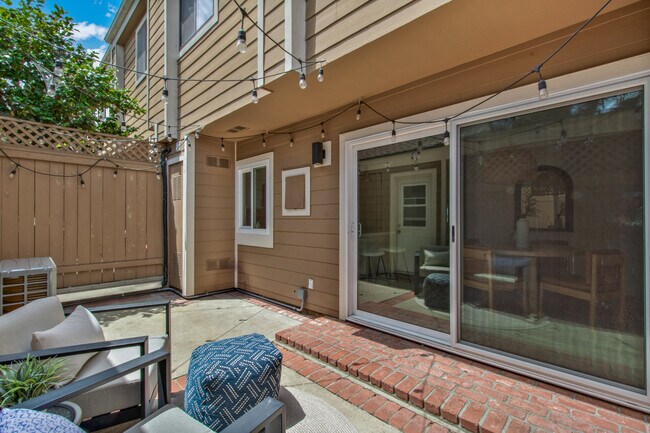 Building Photo - 19 Seabird Ct