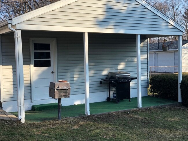 Building Photo - Beautiful 3 Bedroom Home For Rent in Millcreek!