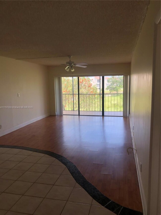 Building Photo - 210 Lakeview Dr