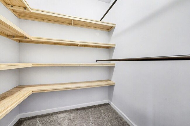 Building Photo - 2444 Drake Ln