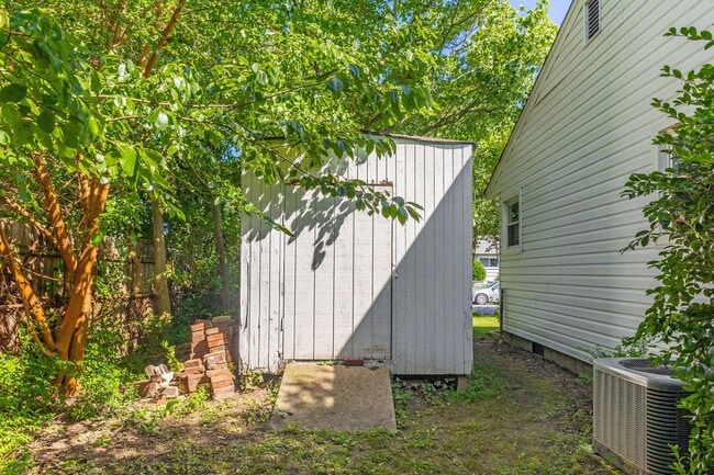 Building Photo - 4 Bed 2 Bath Home for Rent!
