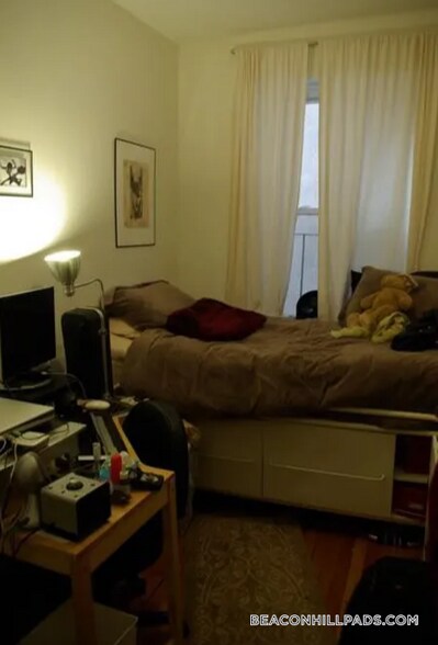 Building Photo - 15 Garden St