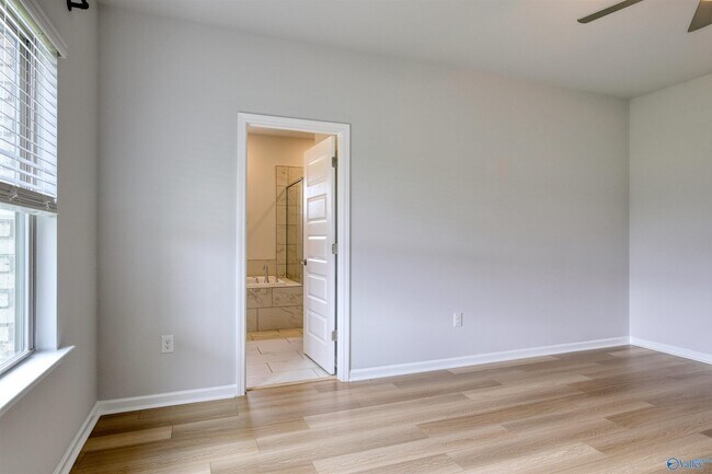 Building Photo - 112 Willow Rose Ln