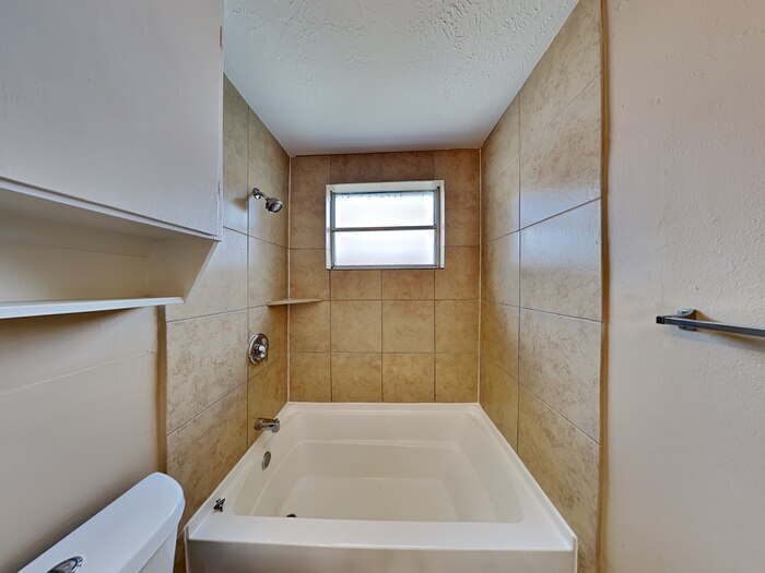 Building Photo - 407 Harold Ln