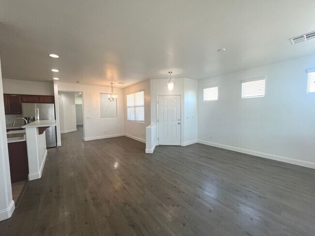 Building Photo - Stylish single-story living with 3 bedrooms, 2 baths, plus a versatile den — 1,489 sq ft of comfo...