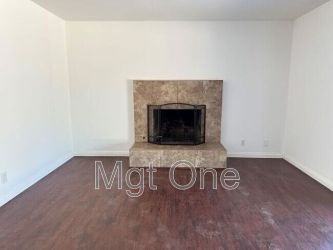 Building Photo - 10539 Pendleton St