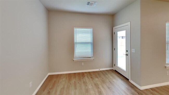 Building Photo - 6904 Labelle Dr
