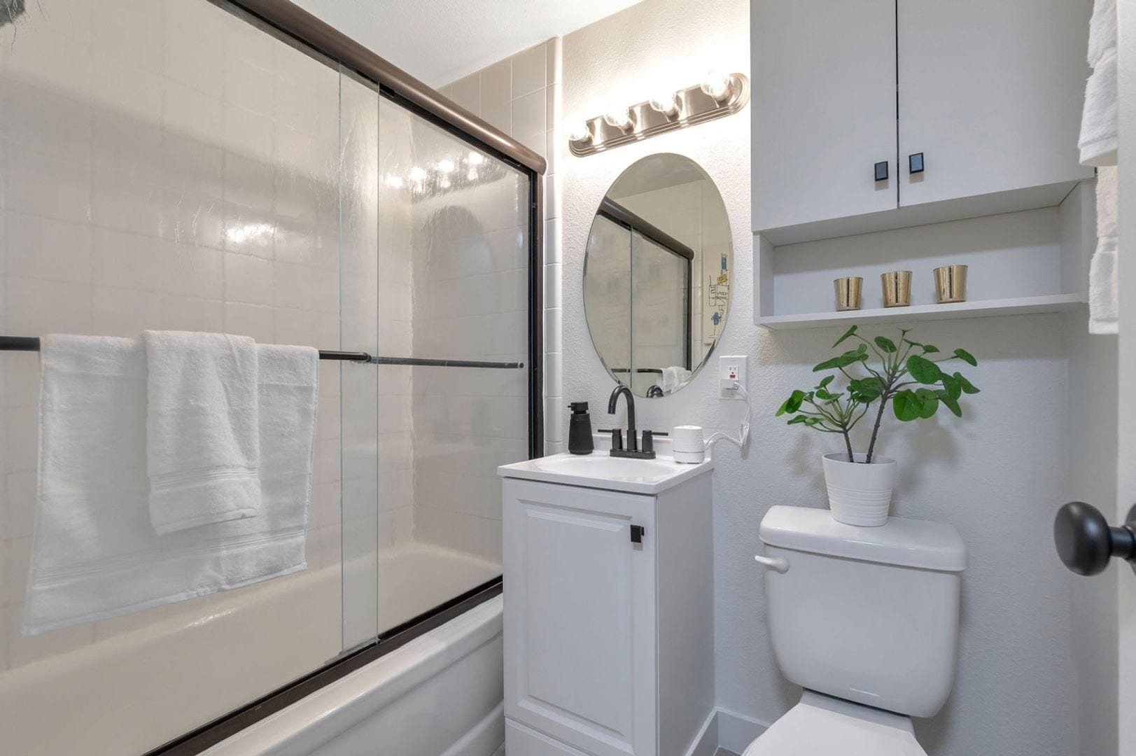 Building Photo - 2500 S York St