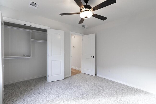 Building Photo - 5716 Lantana Ln