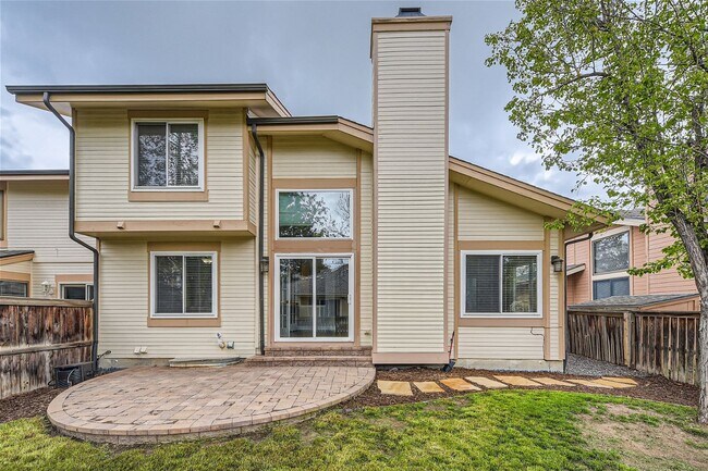 Building Photo - Evolve Real Estate: Amazing 4 Bdr/4 Bath +...