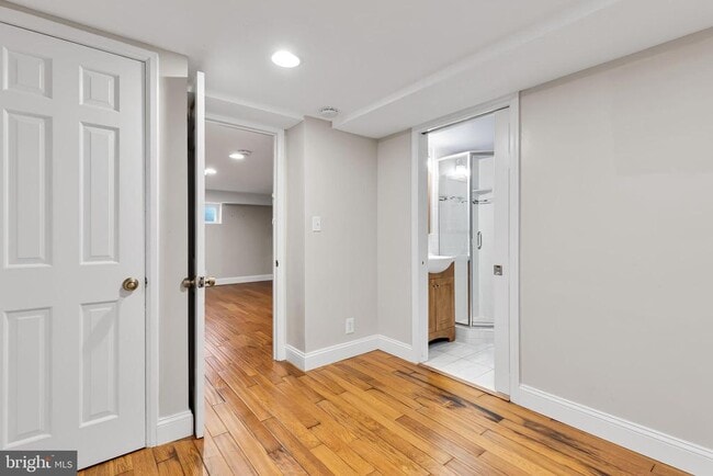 Building Photo - 3011 S Buchanan St