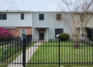 Building Photo - 403 Bell Downs Dr