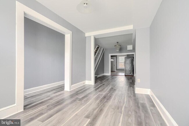 Building Photo - 709 N Linwood Ave