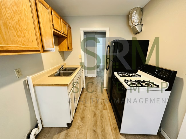 Building Photo - Spacious 2BD home off of Taylor Blvd!