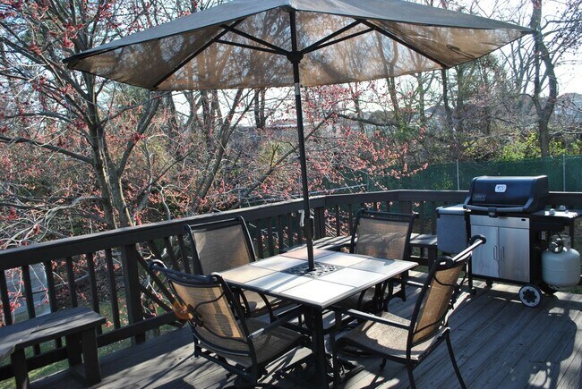 Building Photo - 2756 Sweetwater Ct