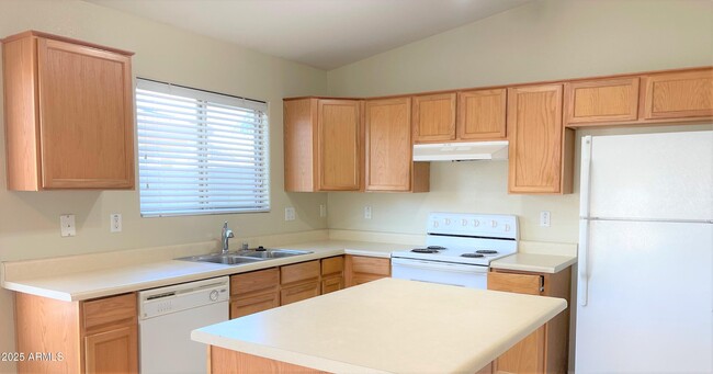 Building Photo - 7220 S 55th Dr