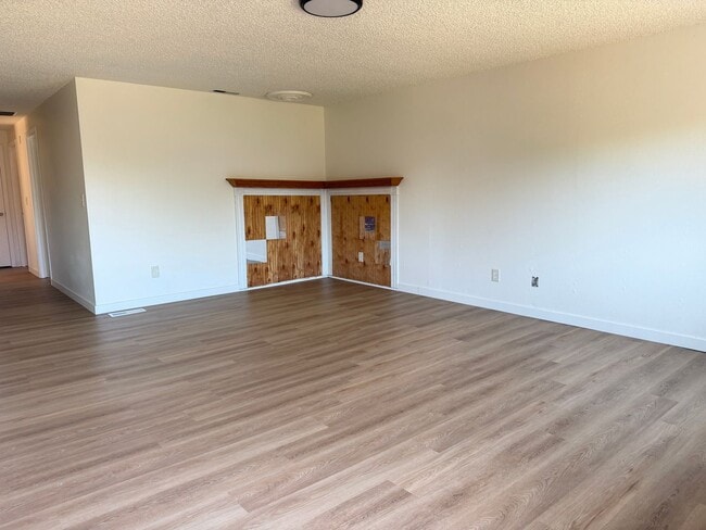 Building Photo - 602 Ash Ave