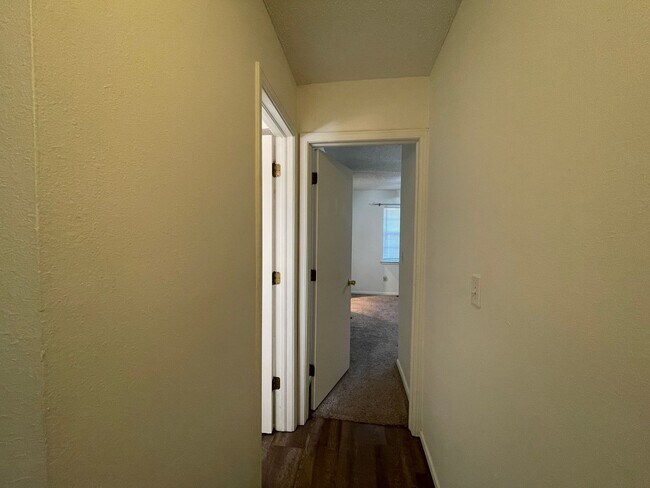 Building Photo - Beautifully Maintained Single-Level Home