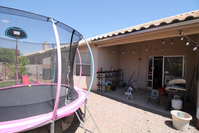 Building Photo - 7138 W Rivulet Dr