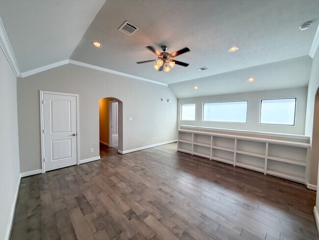 Building Photo - Come view this home located in the heart o...