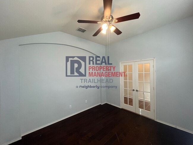 Building Photo - Spacious Single Story Home in a Great Location!