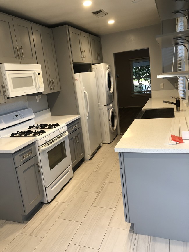 new appliances - 11562 Huston St