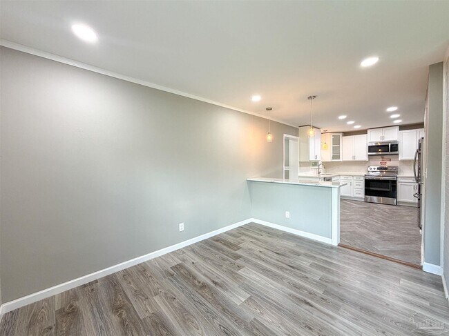Building Photo - 1815 Hallmark Dr