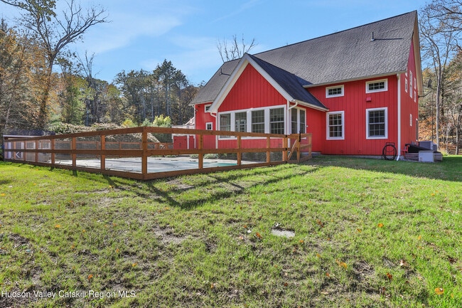 Building Photo - 125 Morey Hill Rd