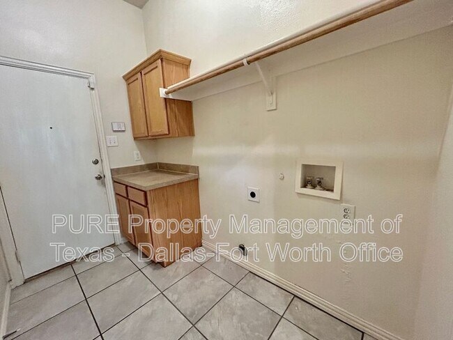 Building Photo - 629 Madeline Ct