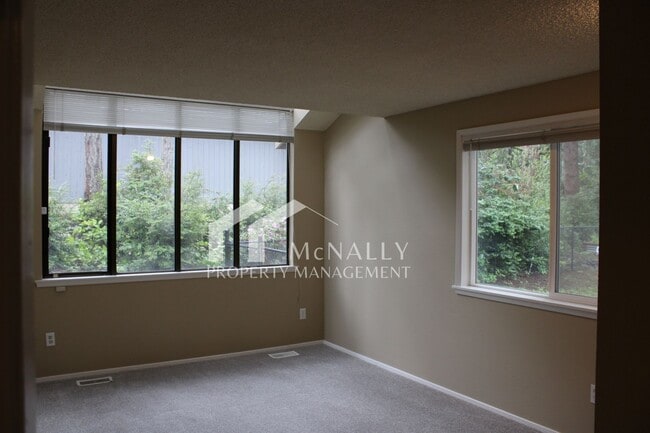 Building Photo - Beautiful 3BR Home in Cul-de-Sac – Loft, Deck & 3-Car Garage