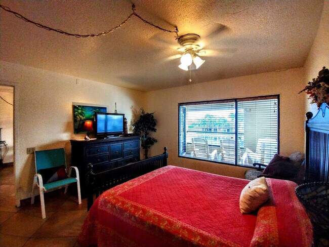 Building Photo - 6403 Padre Blvd