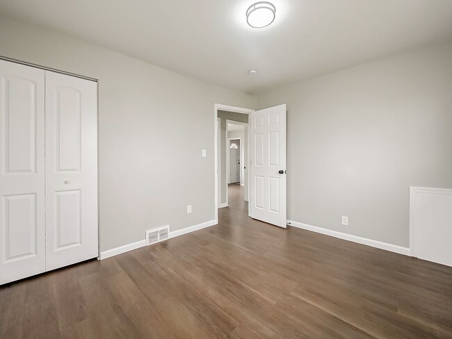 Building Photo - AVAILABLE NOW! Charming 3-Bed Home with Spacious Yard in Van Buren Township