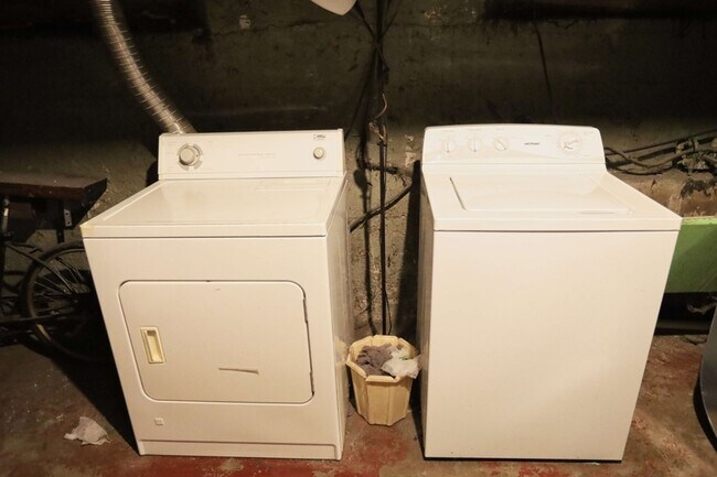 Building Photo - 617 Prospect Ave SE