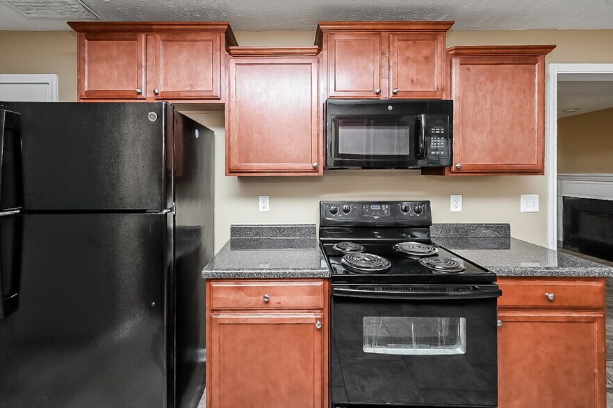 Building Photo - 319 Sarna Dr