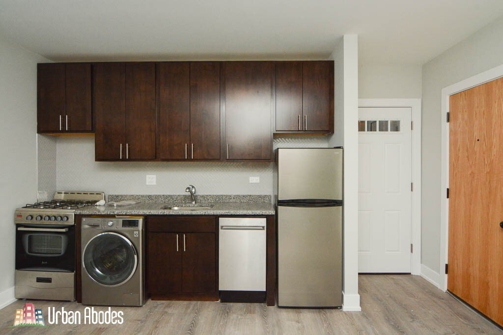 Building Photo - 445 W Belden Ave