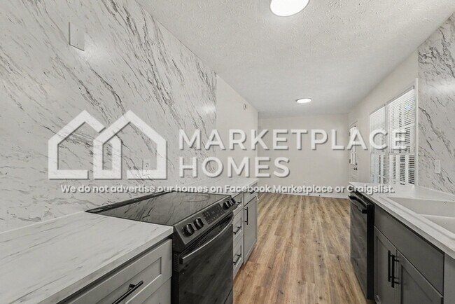 Building Photo - 1025 Walker Pl Dr