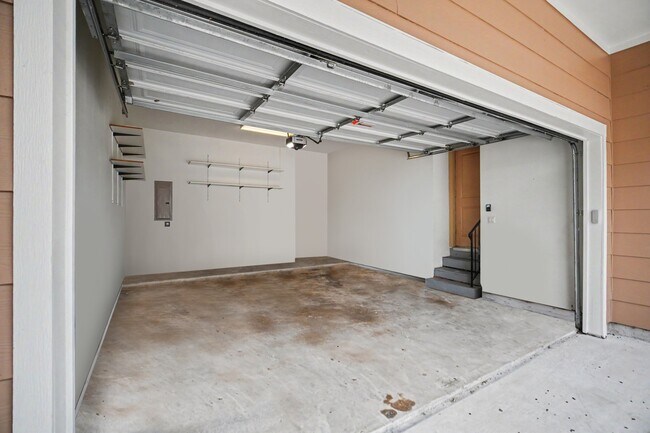Building Photo - 1744 W 25th St
