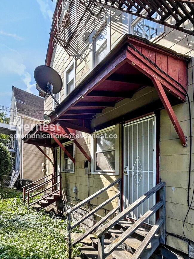 Building Photo - 2213 E 82nd St